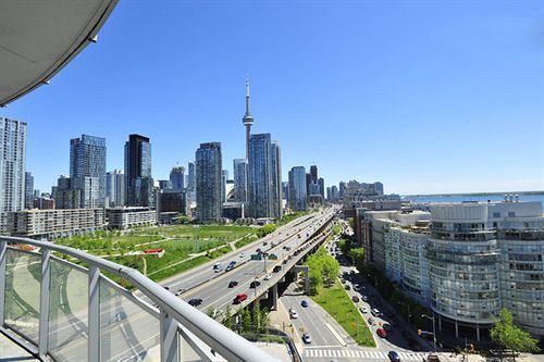 Hotel Hydewest - Dan Leckie Way Toronto Exterior foto